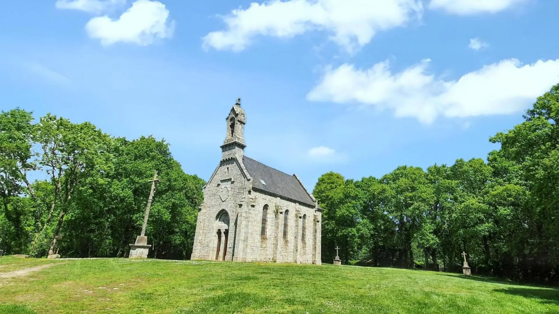 Maison De Charme A Le Mene Avec Jardin Collinée